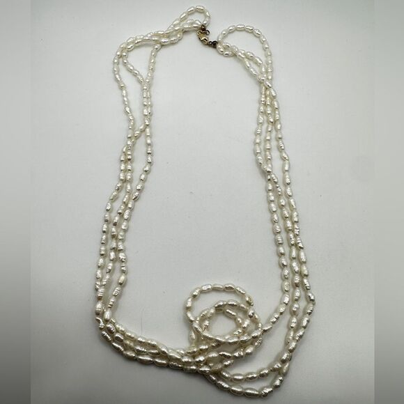24" and three strands of rice pearls with 14kt yellow gold hardware necklace! - Picture 6 of 14